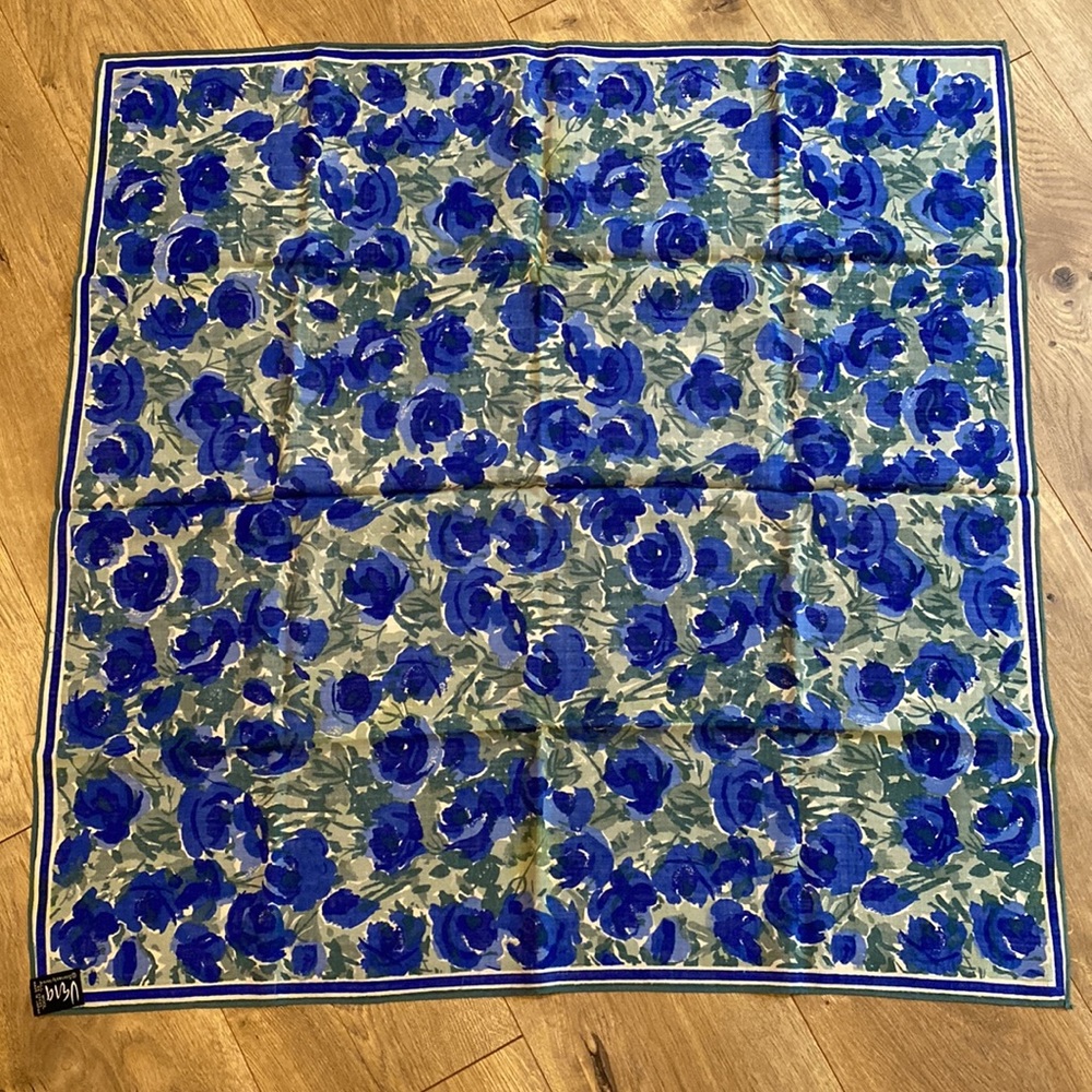 Vintage Scarves by Vera Vera Neumann Scarf with blue floral print & green leaves - Picture 3 of 14
